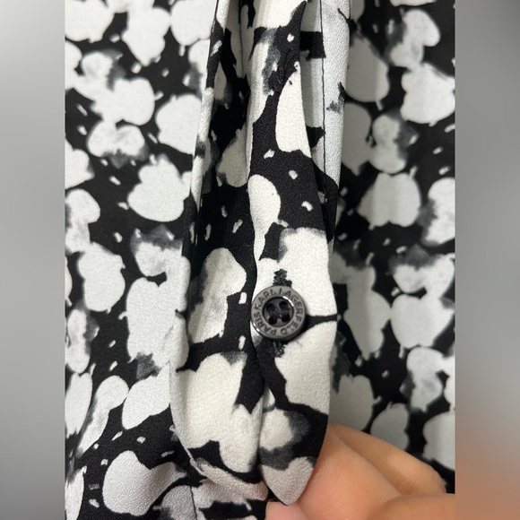 Karl Lagerfled Paris floral blouse - Picture 6 of 7